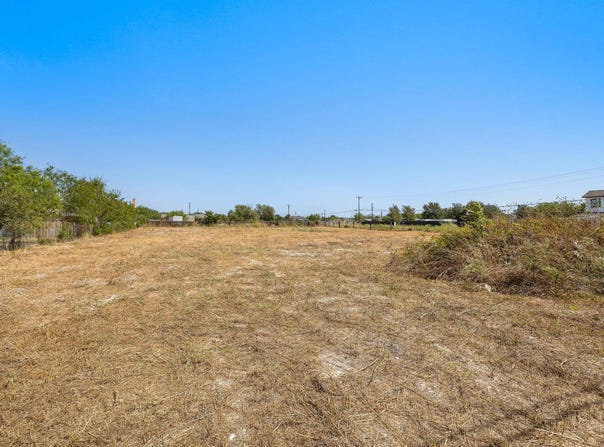 190 Monterrey Hills Dr, Del Valle, TX 78617