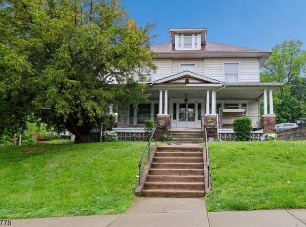 141 Aycrigg Ave, Passaic City, NJ 07055-4749