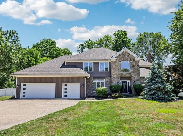 6164 Tourelle Drive, Highland Heights, OH 44143
