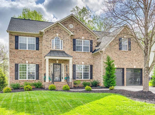 1813 Robbins Meadows Drive, Waxhaw, NC 28173