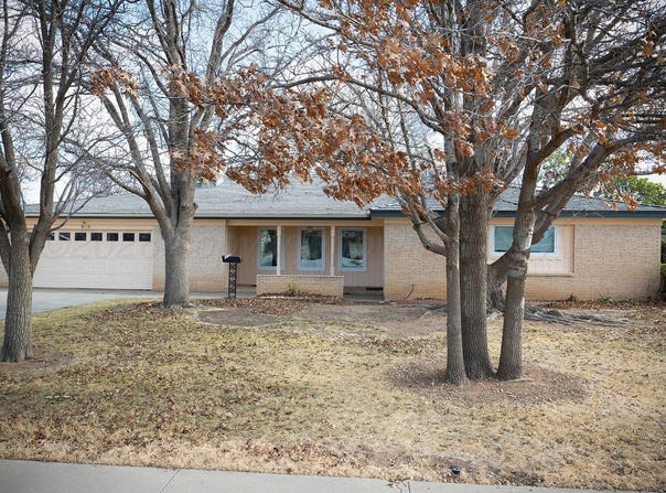 309 BENNETT Drive, Dumas, TX 79029-4132