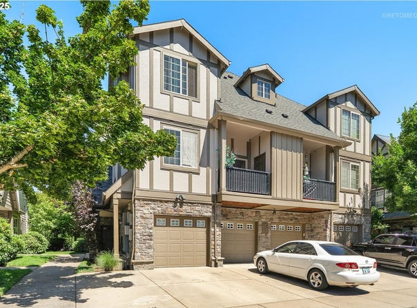 7869 NE ROCKNE WAY, Hillsboro, OR 97006