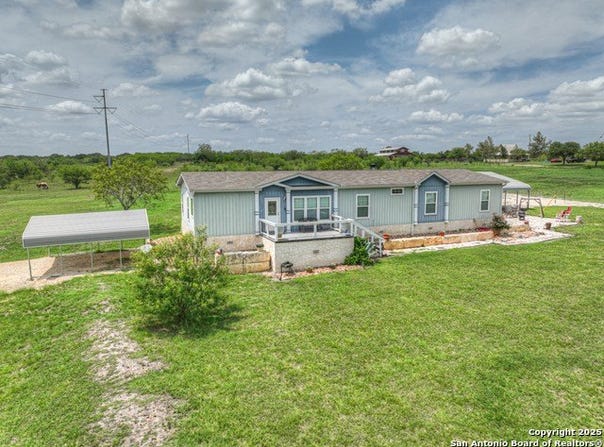 706 UNION WINE RD, New Braunfels, TX 78130-8603
