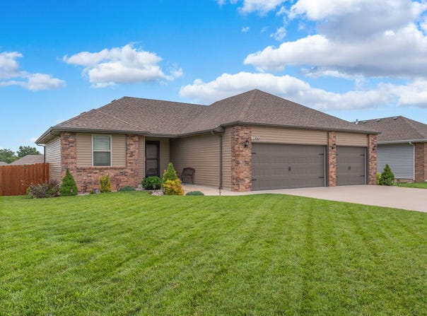 1366 S Marseilles Avenue, Republic, MO 65738