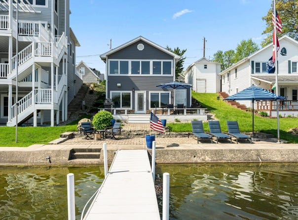260 Lane 207 Hamilton Lk, Hamilton, IN 46742