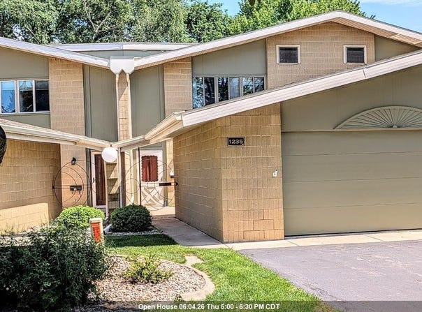 1235 W NICOLET Circle, APPLETON, WI 54914