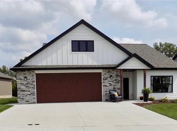 510 Kodiak Drive NW, Stewartville, MN 55976