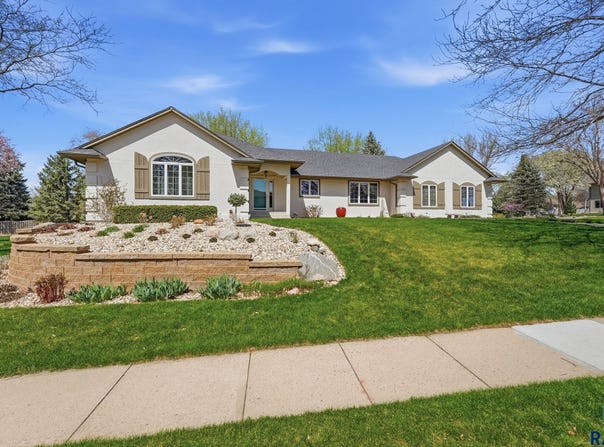 612 E 61St St, Sioux Falls, SD 57108