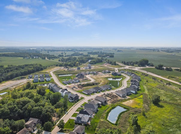 2063 Oakpointe Drive, Waconia, MN 55322