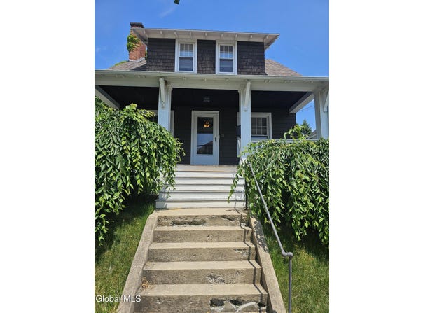 35 McClellan Avenue, Amsterdam, NY 12010