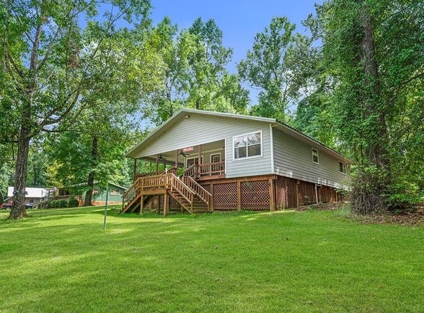 158 County Road 4742, Broaddus, TX 75929