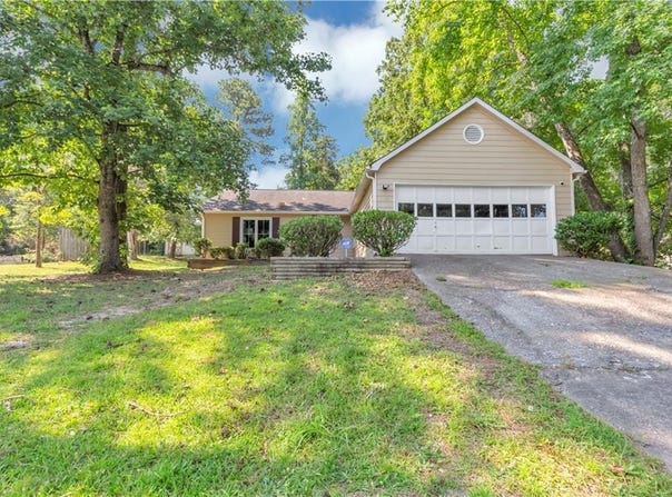 6725 River Glen Drive, Riverdale, GA 30296