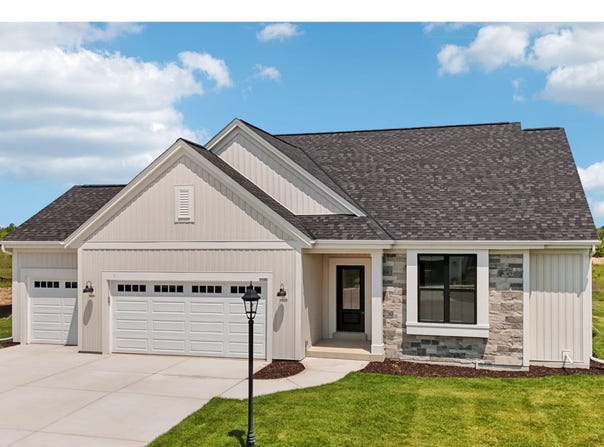 2690 Mapleton Ave, East Troy, WI 53120