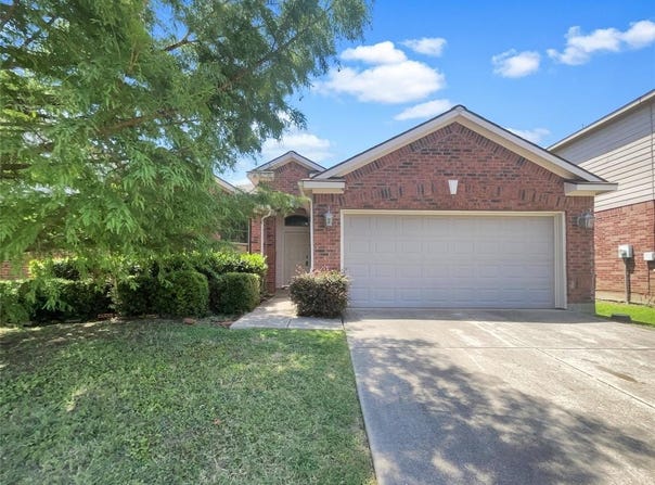 8804 Trailblazer Drive, Cross Roads, TX 76227