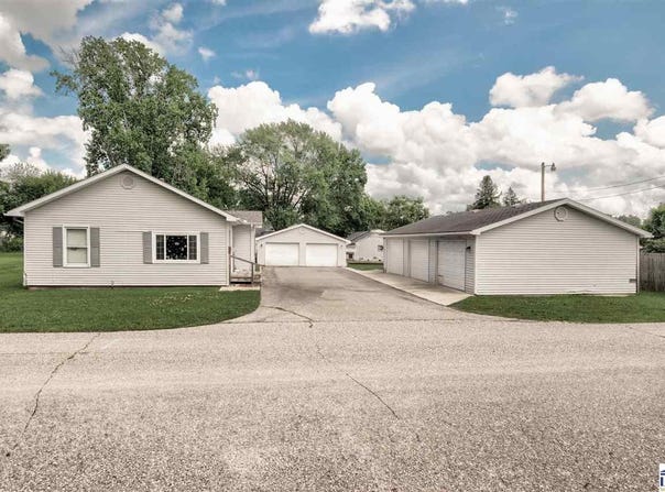 770 S Towne Street, Clinton, IN 47842