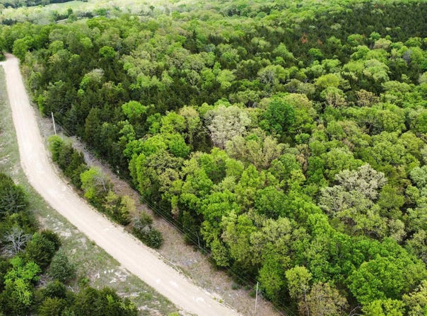 Crabtree Avenue, Warsaw, MO 65355