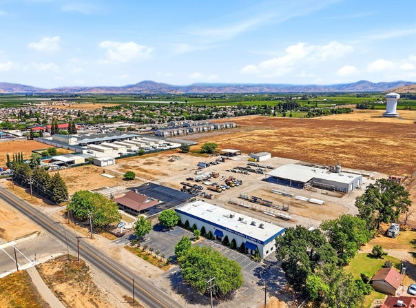 1260 S Buttonwillow Avenue, Reedley, CA 93654