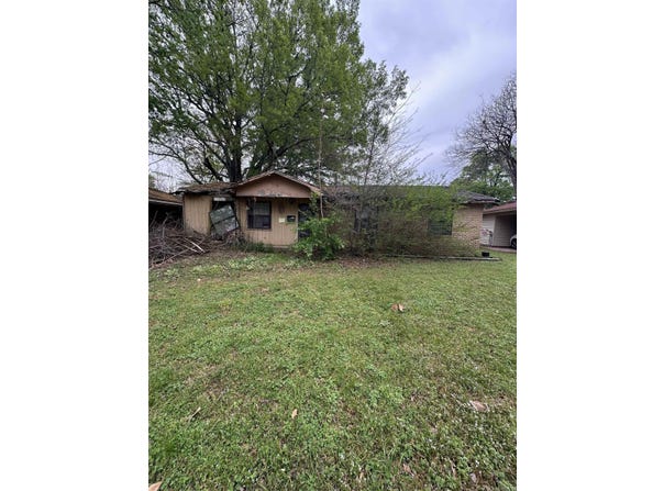 900 Barrow Drive, Pine Bluff, AR 71601
