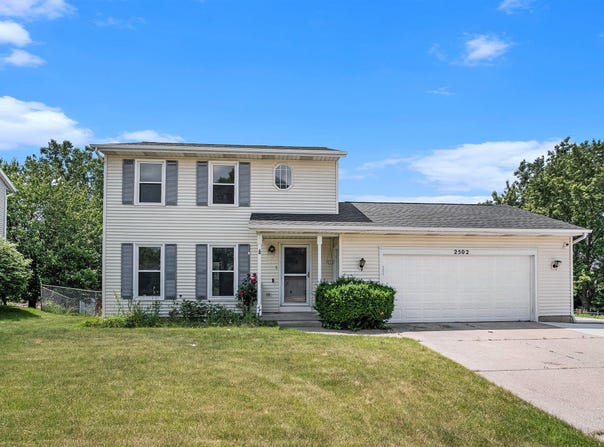 2502 Thorn Creek Street SE, Kentwood, MI 49508