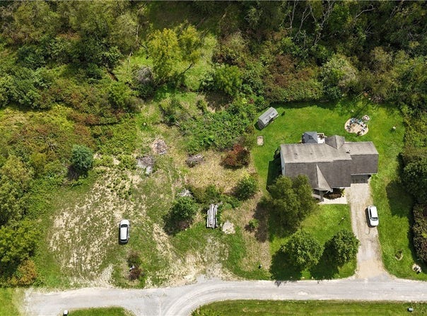 26 Holiday Dr, Cranberry Twp, PA 16066