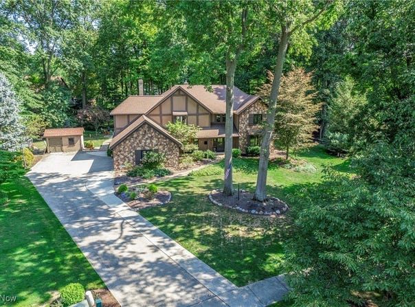 169 Plymouth Drive, Bay Village, OH 44140
