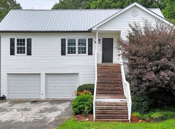 33 MORIAH Way NE, Rydal, GA 30171
