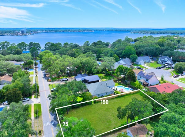 15 Plew Avenue, Shalimar, FL 32579