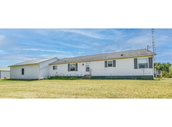 9642 Long lake Road, Montgomery, MI 49255