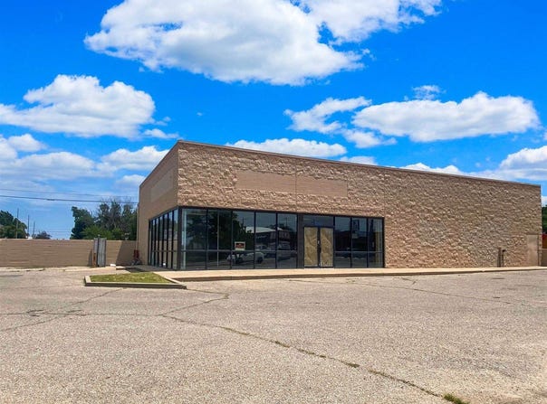 1360 North Hillside St, Wichita, KS 67208