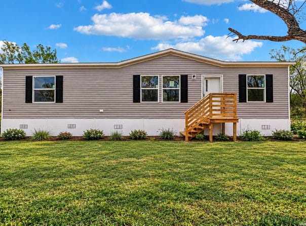172 COUNTY ROAD 2667, Devine, TX 78016