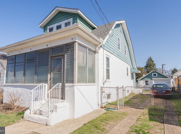 10 EMELINE AVENUE, HAMILTON, NJ 08610