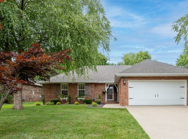 1021 W Whiteside Street, Springfield, MO 65807