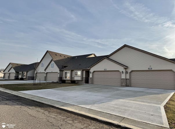 28007 Gregory, Grand Blanc, MI 48439