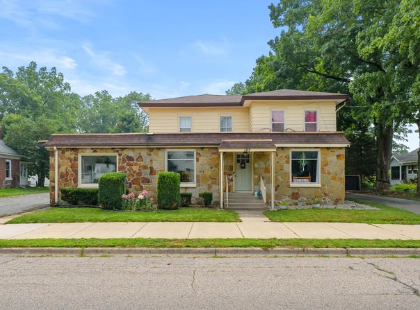 145 W Battle Creek Street, Galesburg, MI 49053