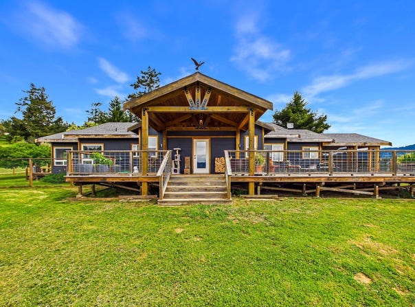 549 Brown Rd, Myers Flat, CA 95554