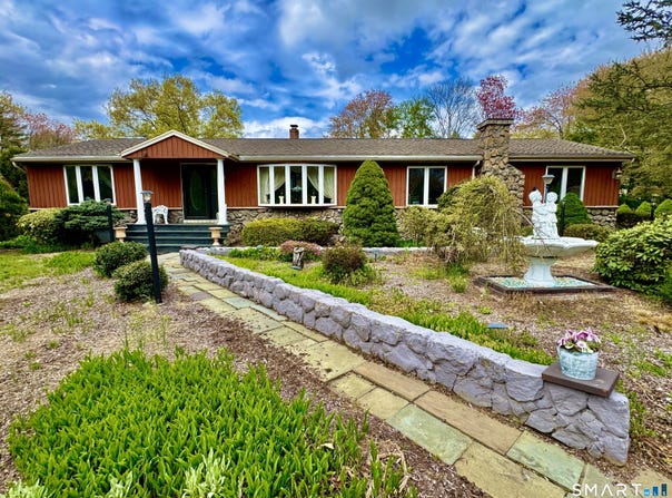 22 Larkspur Drive, Trumbull, CT 06611