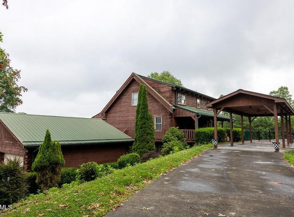 332 Undertaker Boulevard, Clintwood, VA 24228