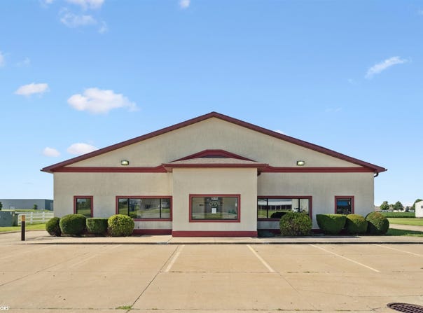 3615 Flint Ridge Drive, Burlington, IA 52601