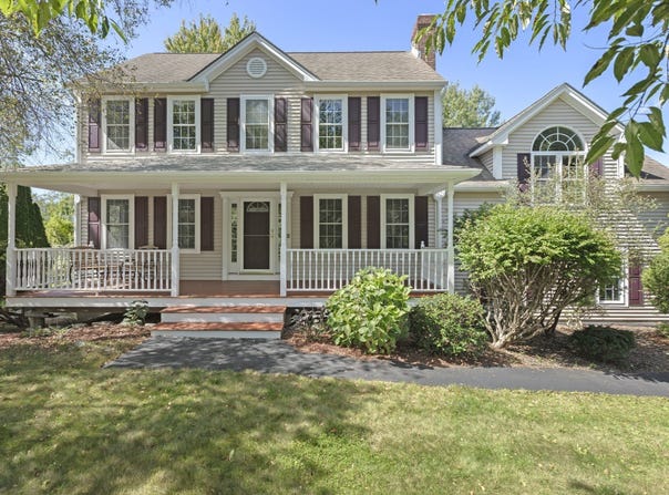 3 Brunelle Dr, Rutland, MA 01543
