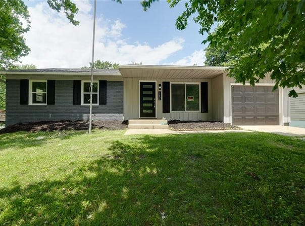 17804 E Greentree Avenue, Independence, MO 64057
