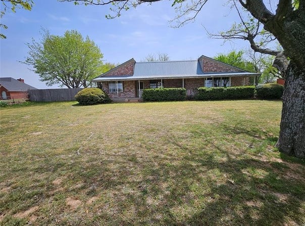 1352 Winn Road, Bowie, TX 76230