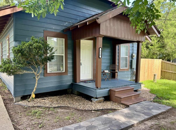 316 Pine St, Port Neches, TX 77651