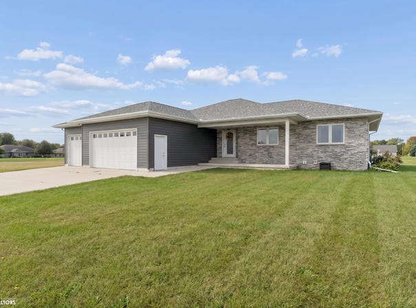 714 Cypress Court, Mason City, IA 50401