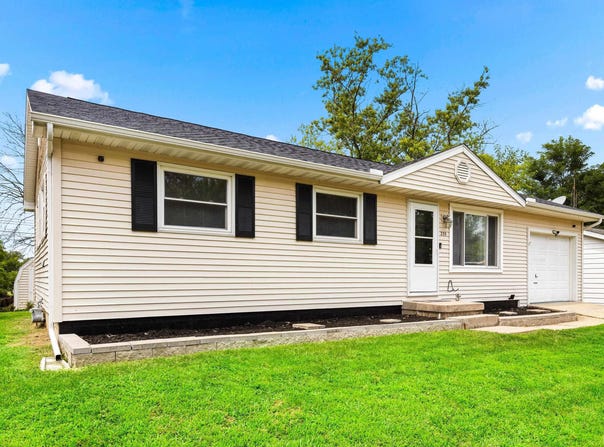 235 BRIARGATE Road, Washington, IL 61571