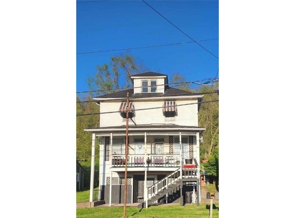 534 Broadway St, Masontown, PA 15461