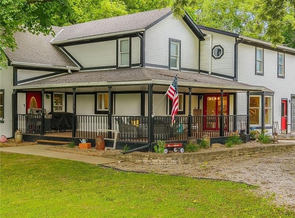 8602 E 227th Street, Peculiar, MO 64078