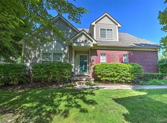 29479 Juneau Lane, Farmington Hills, MI 48336