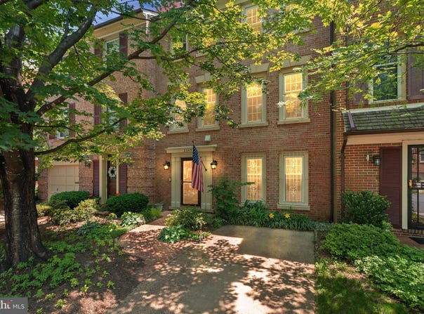 2345 S ROLFE STREET S, ARLINGTON, VA 22202