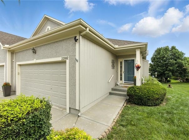 22802 W 72nd Terrace, Shawnee, KS 66227
