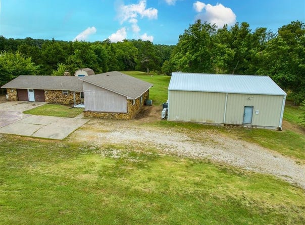352097 E 1040 Road, Prague, OK 74864